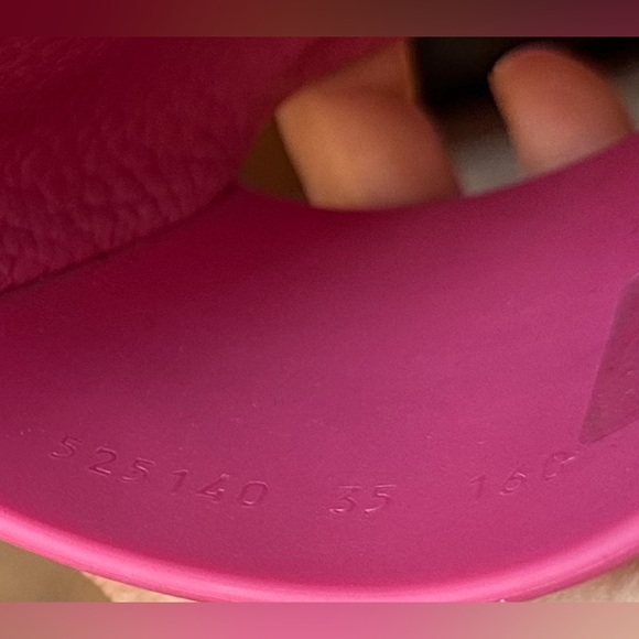 ⛔️SOLD ⛔️Gucci Pursuit GG Logo Rubber Slide On Pool Sandals Pink - Picture 7 of 17